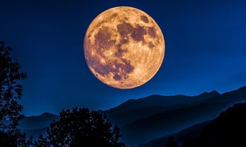 The Rare Super Blue Moon Lighting Up the Sky On August 30